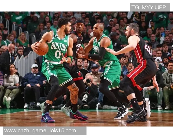 NBA热火与魔术激战正酣今日战报精彩回顾与赛况分析